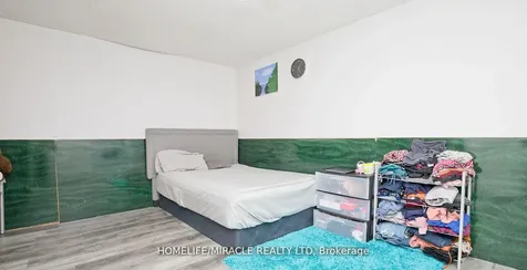 8 Hillbank Trail Brampton ON L6S 1P6