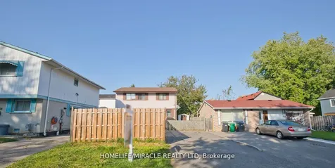 8 Hillbank Trail Brampton ON L6S 1P6