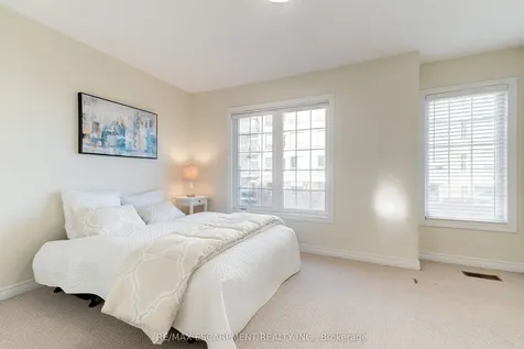 682 Summers Common N/a Burlington ON L7L 1A1