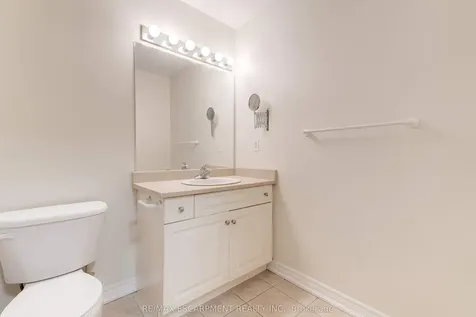 682 Summers Common N/a Burlington ON L7L 1A1