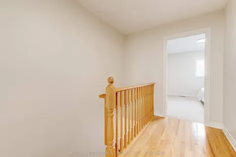 682 Summers Common N/a Burlington ON L7L 1A1