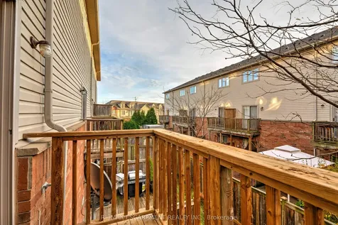 682 Summers Common N/a Burlington ON L7L 1A1