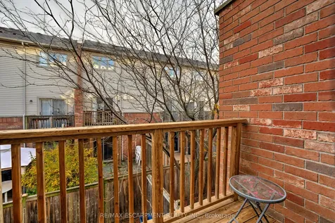 682 Summers Common N/a Burlington ON L7L 1A1