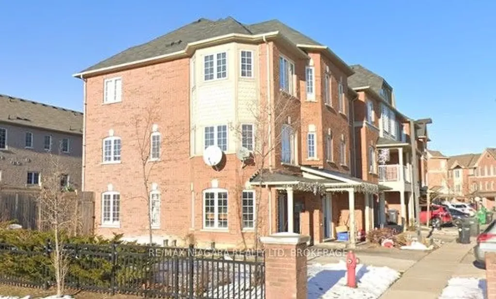 14 October Place Brampton ON L6Y 0R6