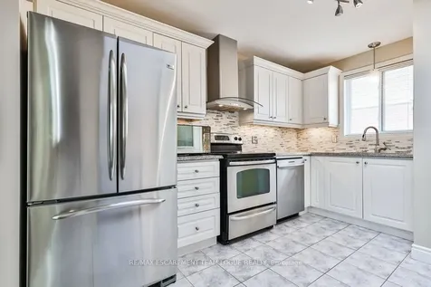 2911 Darien Road Burlington ON L7M 4K2