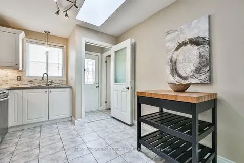 2911 Darien Road Burlington ON L7M 4K2