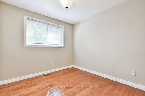 2911 Darien Road Burlington ON L7M 4K2