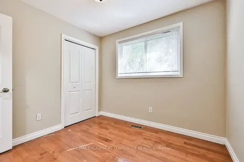 2911 Darien Road Burlington ON L7M 4K2