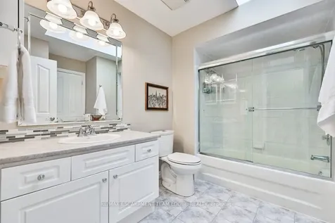 2911 Darien Road Burlington ON L7M 4K2