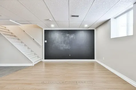 2911 Darien Road Burlington ON L7M 4K2