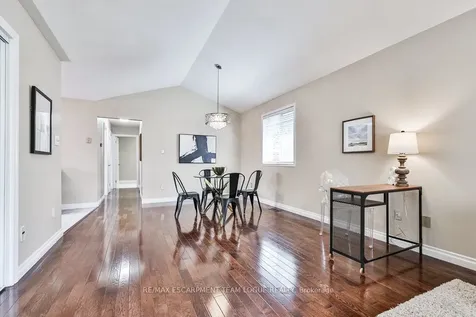 2911 Darien Road Burlington ON L7M 4K2