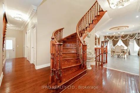 2 Hugo Road Brampton ON L6P 1W4