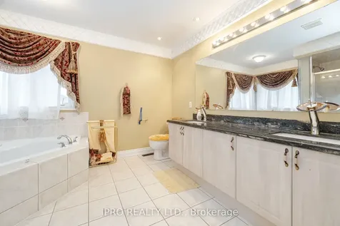 2 Hugo Road Brampton ON L6P 1W4