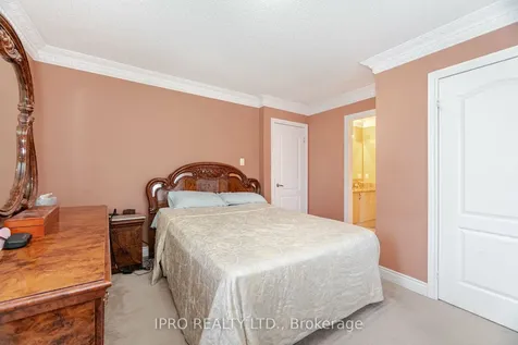 2 Hugo Road Brampton ON L6P 1W4