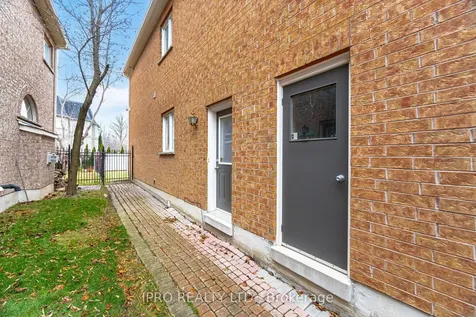 2 Hugo Road Brampton ON L6P 1W4