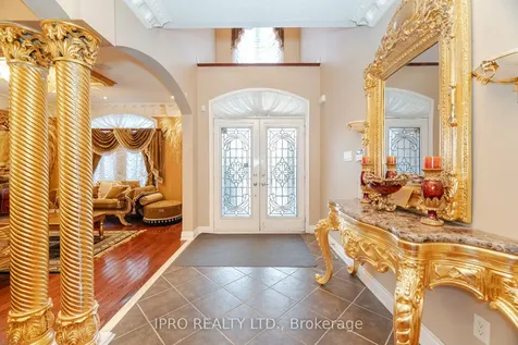 2 Hugo Road Brampton ON L6P 1W4