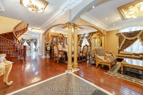 2 Hugo Road Brampton ON L6P 1W4