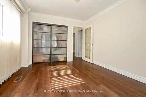 61 Mullis Crescent Brampton ON L6Y 4S9