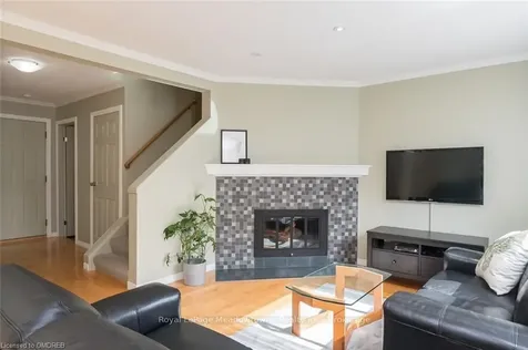 635 Beaver Court Milton ON L9T 4A8