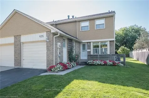 635 Beaver Court Milton ON L9T 4A8