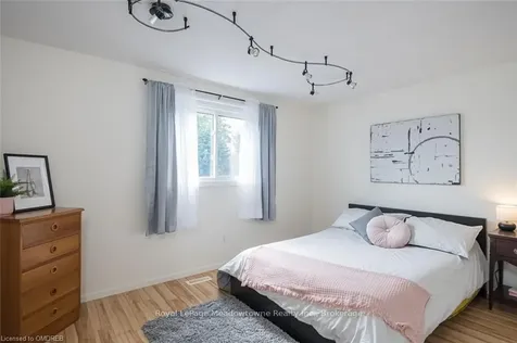 635 Beaver Court Milton ON L9T 4A8
