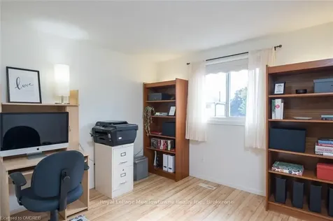 635 Beaver Court Milton ON L9T 4A8
