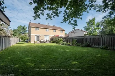 635 Beaver Court Milton ON L9T 4A8