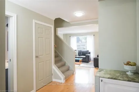 635 Beaver Court Milton ON L9T 4A8