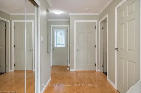 635 Beaver Court Milton ON L9T 4A8