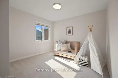 81 Masterman Crescent Oakville ON L6M 0W3