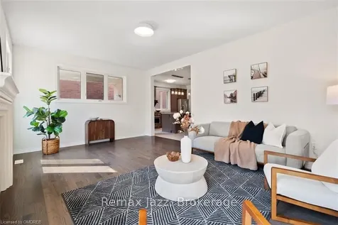 81 Masterman Crescent Oakville ON L6M 0W3