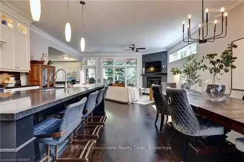 134 Westside Drive Oakville ON L6K 1P3