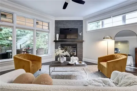 134 Westside Drive Oakville ON L6K 1P3