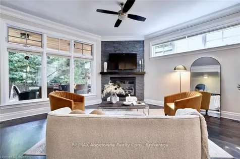 134 Westside Drive Oakville ON L6K 1P3