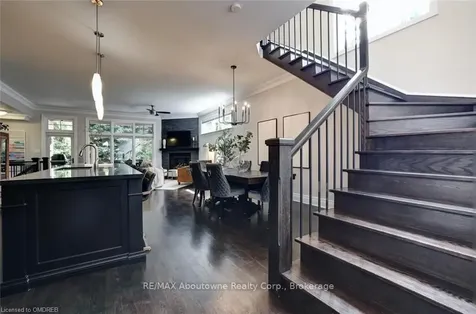 134 Westside Drive Oakville ON L6K 1P3