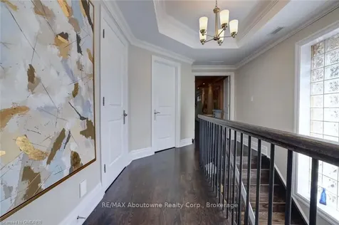 134 Westside Drive Oakville ON L6K 1P3