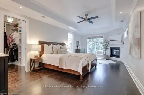 134 Westside Drive Oakville ON L6K 1P3