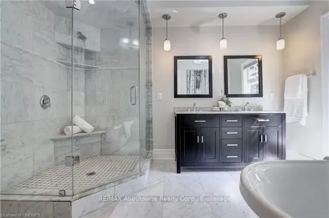 134 Westside Drive Oakville ON L6K 1P3
