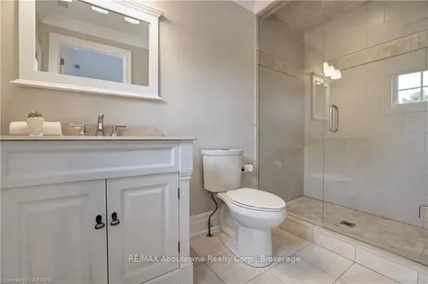 134 Westside Drive Oakville ON L6K 1P3