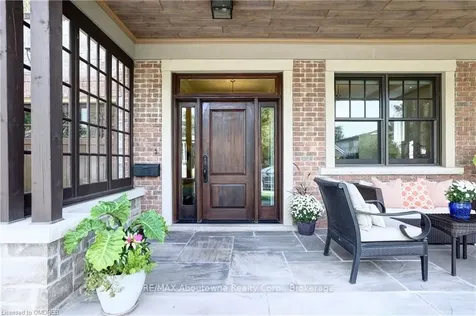 134 Westside Drive Oakville ON L6K 1P3