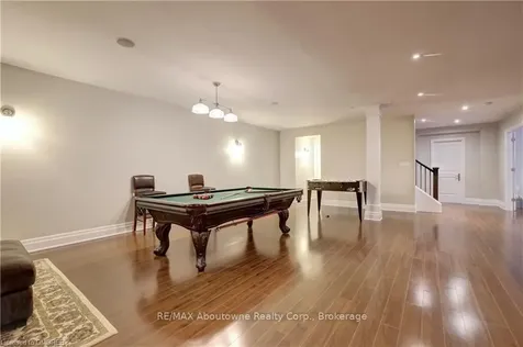 134 Westside Drive Oakville ON L6K 1P3