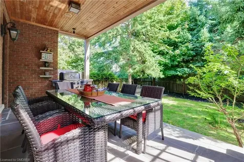 134 Westside Drive Oakville ON L6K 1P3