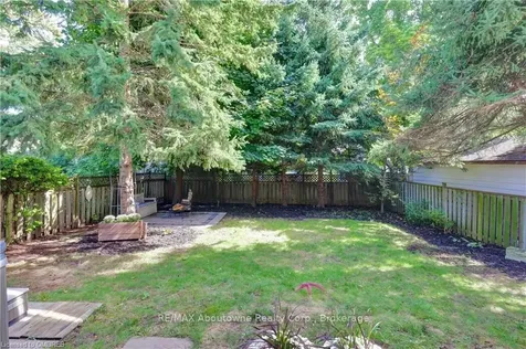 134 Westside Drive Oakville ON L6K 1P3