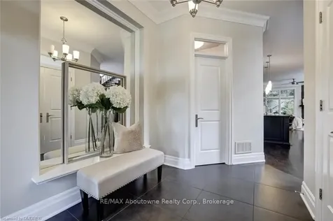 134 Westside Drive Oakville ON L6K 1P3