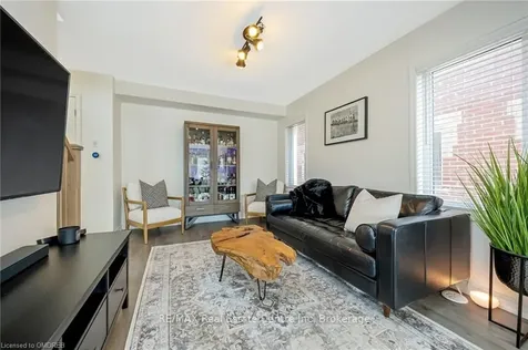 179 Lemieux Court Milton ON L9E 1E9