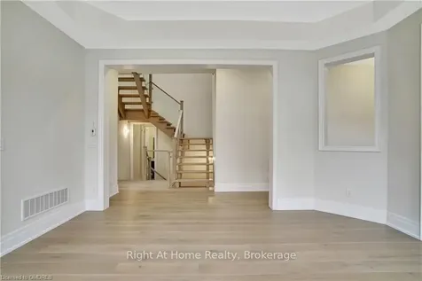 2279 Hyacinth Crescent Oakville ON L6M 5M9