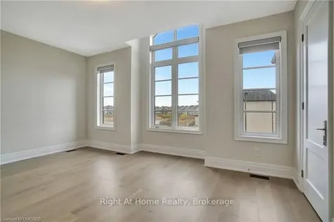 2279 Hyacinth Crescent Oakville ON L6M 5M9