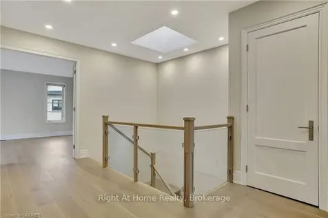 2279 Hyacinth Crescent Oakville ON L6M 5M9