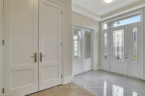 2279 Hyacinth Crescent Oakville ON L6M 5M9