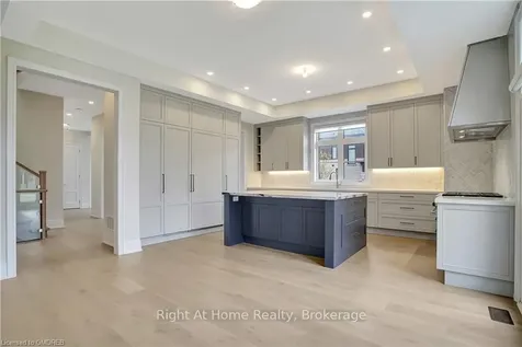 2279 Hyacinth Crescent Oakville ON L6M 5M9